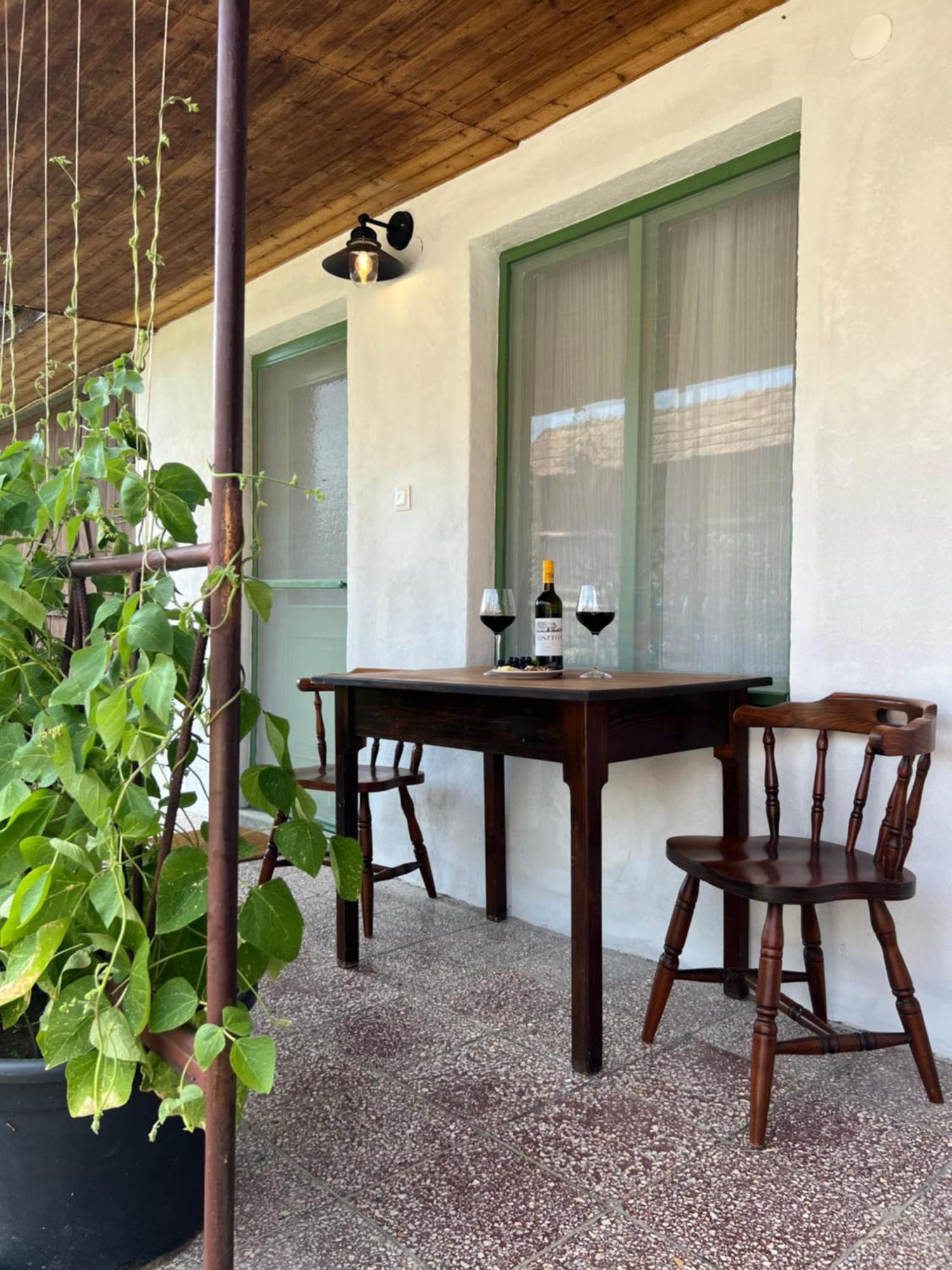 Nest Apartman Balatonszarszo Bagian luar foto